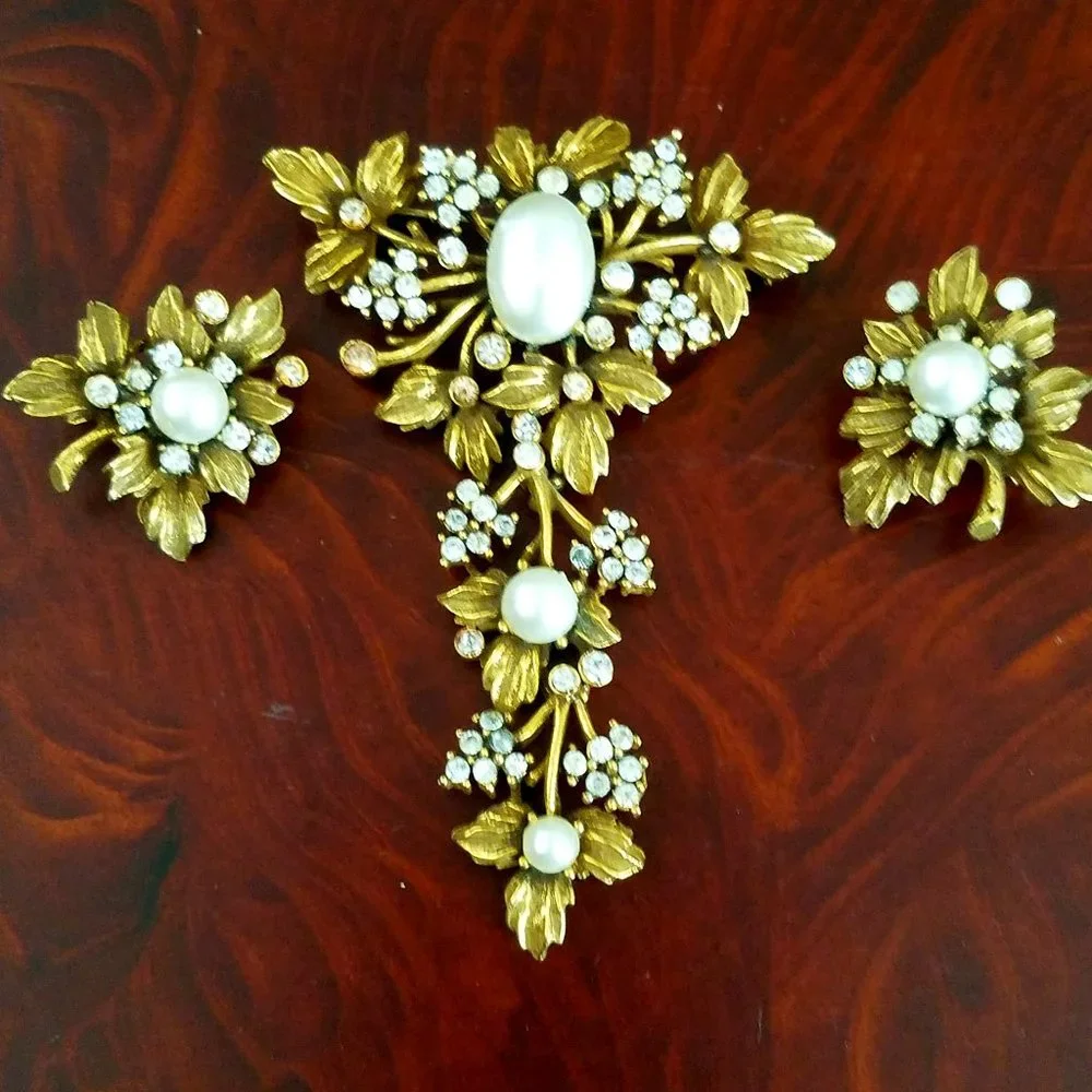 RARE 1940's Corocraft Coro Rhinestone Grapes Vine Antique Pin Brooch & Earrings